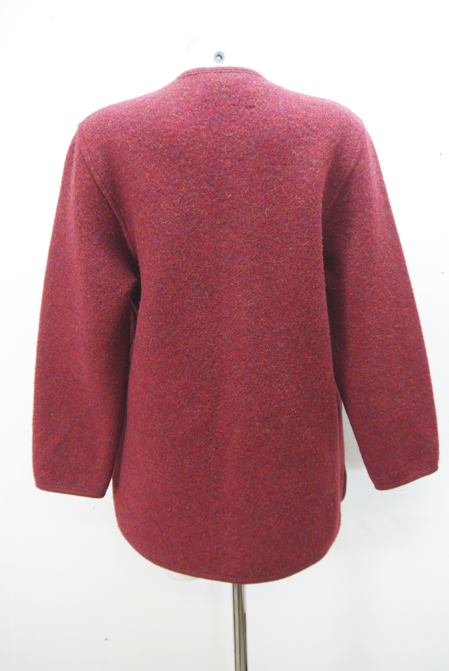 walkjacke-strickjacke-teilweise-handarbeit-gebrauchte-vintage-trachten-jacke-damen-wolle-trachtenjacke-second-hand-janker-winterjacke-dawa160-23