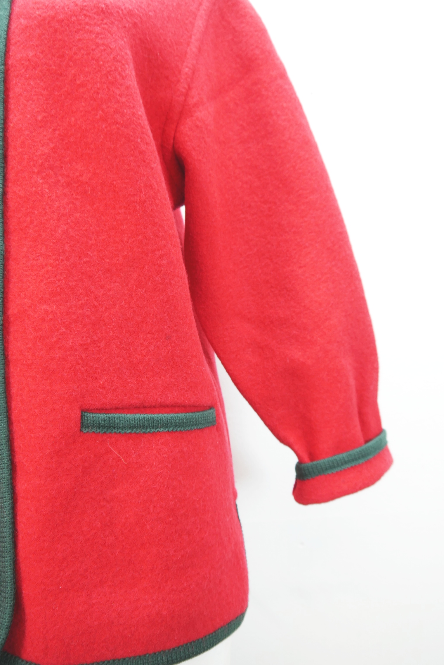 walkjacke-strickjacke-teilweise-handarbeit-gebrauchte-vintage-trachten-jacke-damen-wolle-trachtenjacke-second-hand-janker-winterjacke-dawa161-28