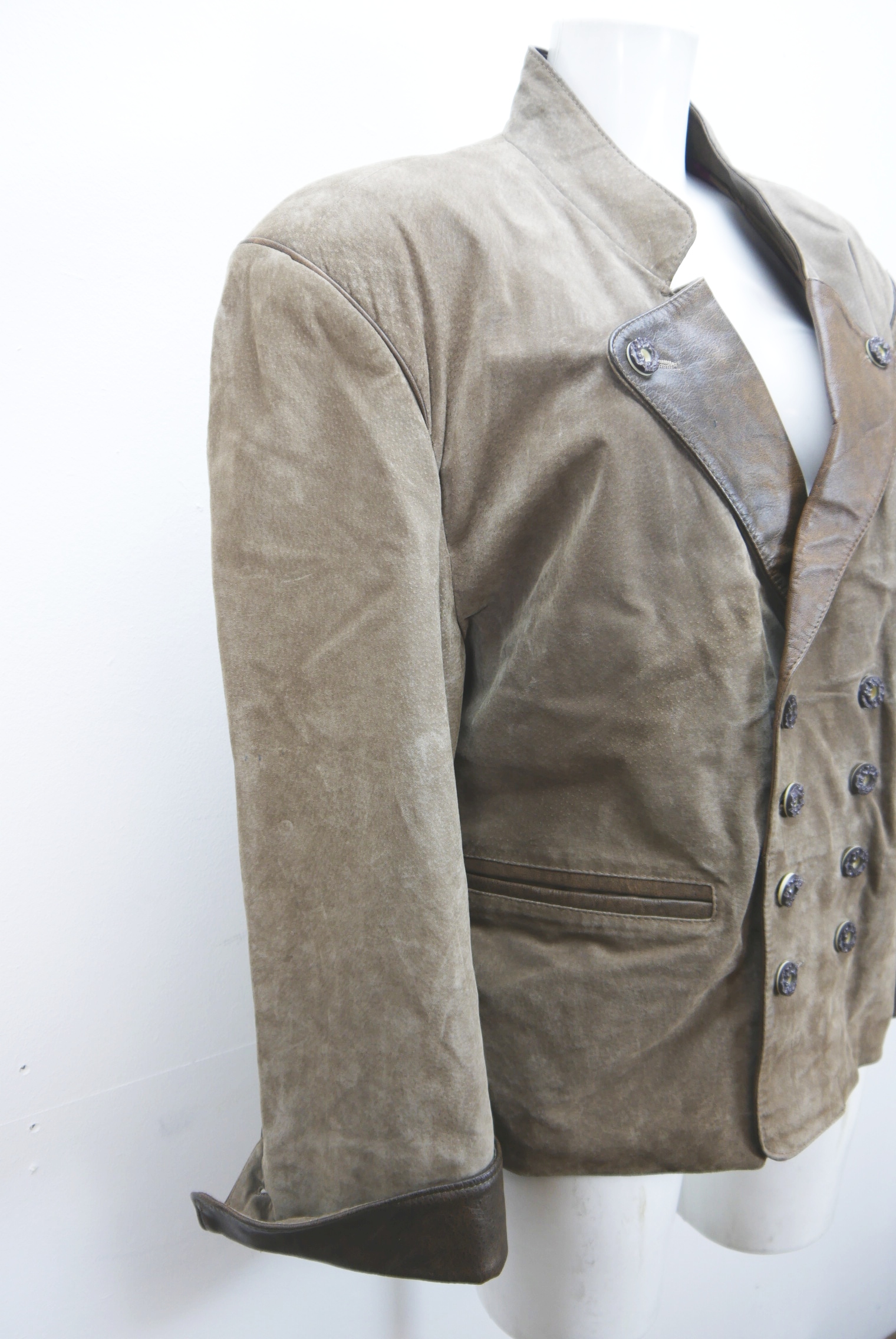 janker-lederjacke-vintage-second-hand-gebraucht-nappa-glattleder-velourleder-schaf-lamm-und-hirschleder-trachtenjacke-joppe-laessig-hochwertig-hele027-9