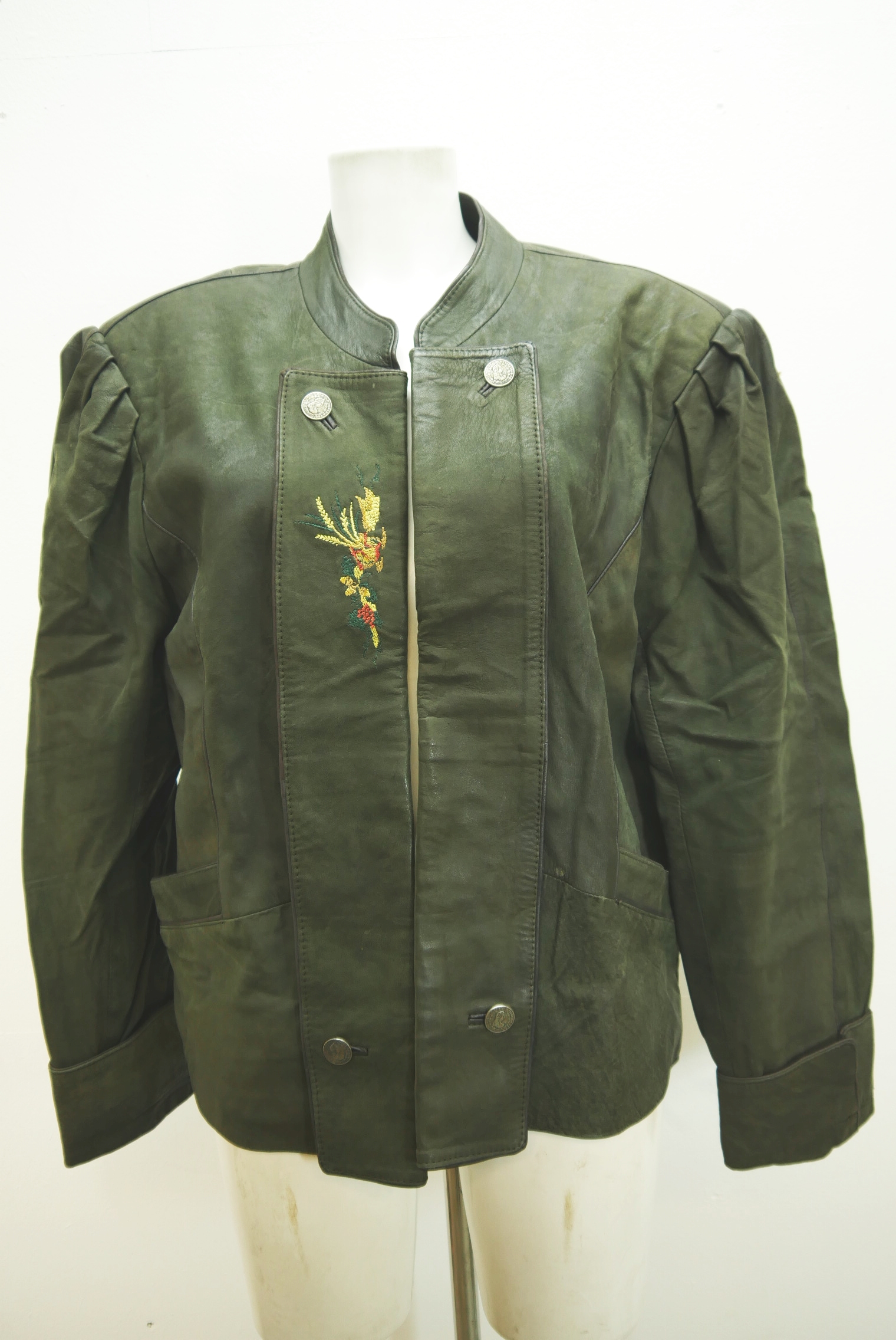 lederjacke-trachtenjacke-glattleder-ziegenvelour-leder-bayern-janker-wildleder-jacke-vintage-second-hand-gebrauchte-lederjacke-hele036-53