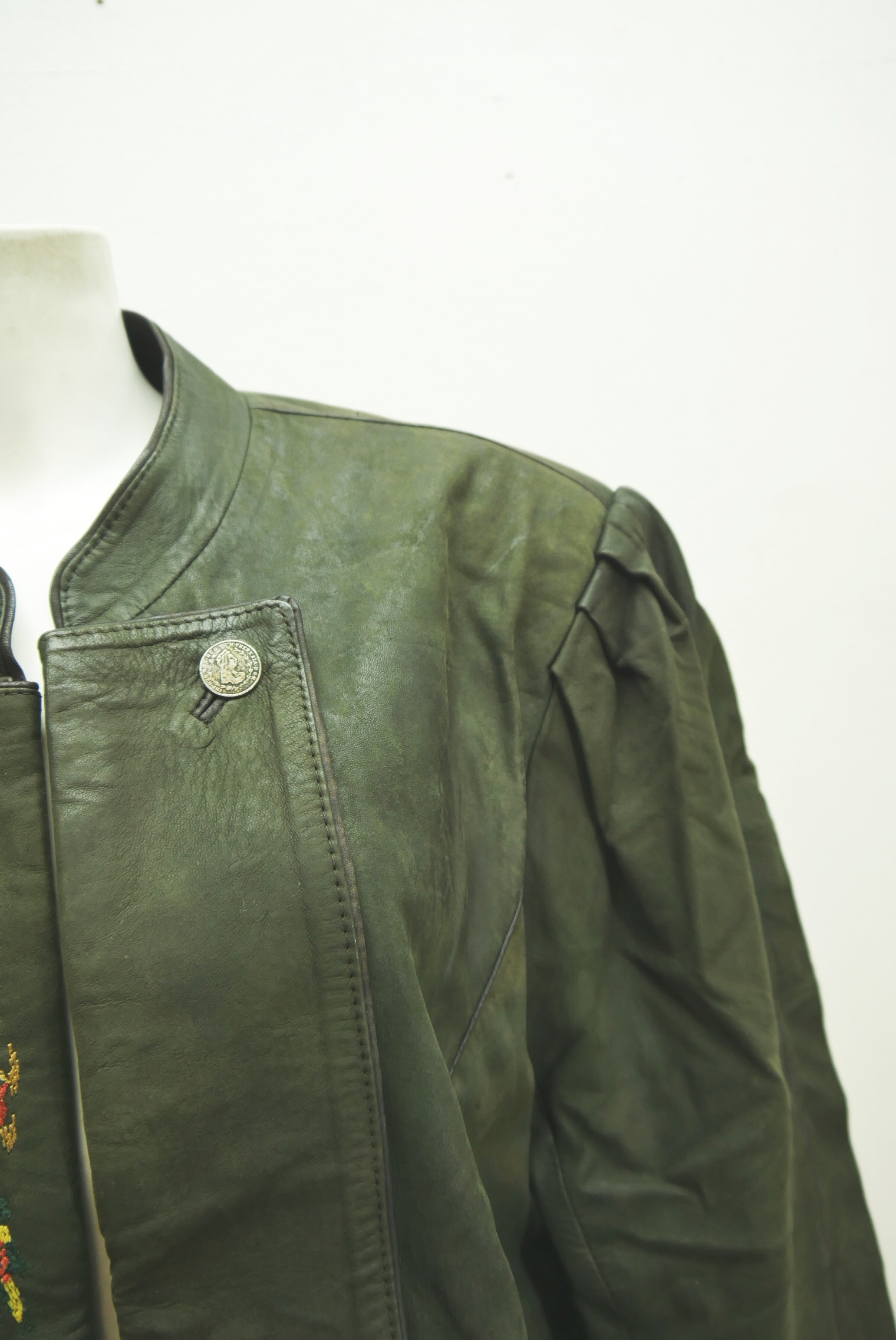 lederjacke-trachtenjacke-glattleder-ziegenvelour-leder-bayern-janker-wildleder-jacke-vintage-second-hand-gebrauchte-lederjacke-hele036-54