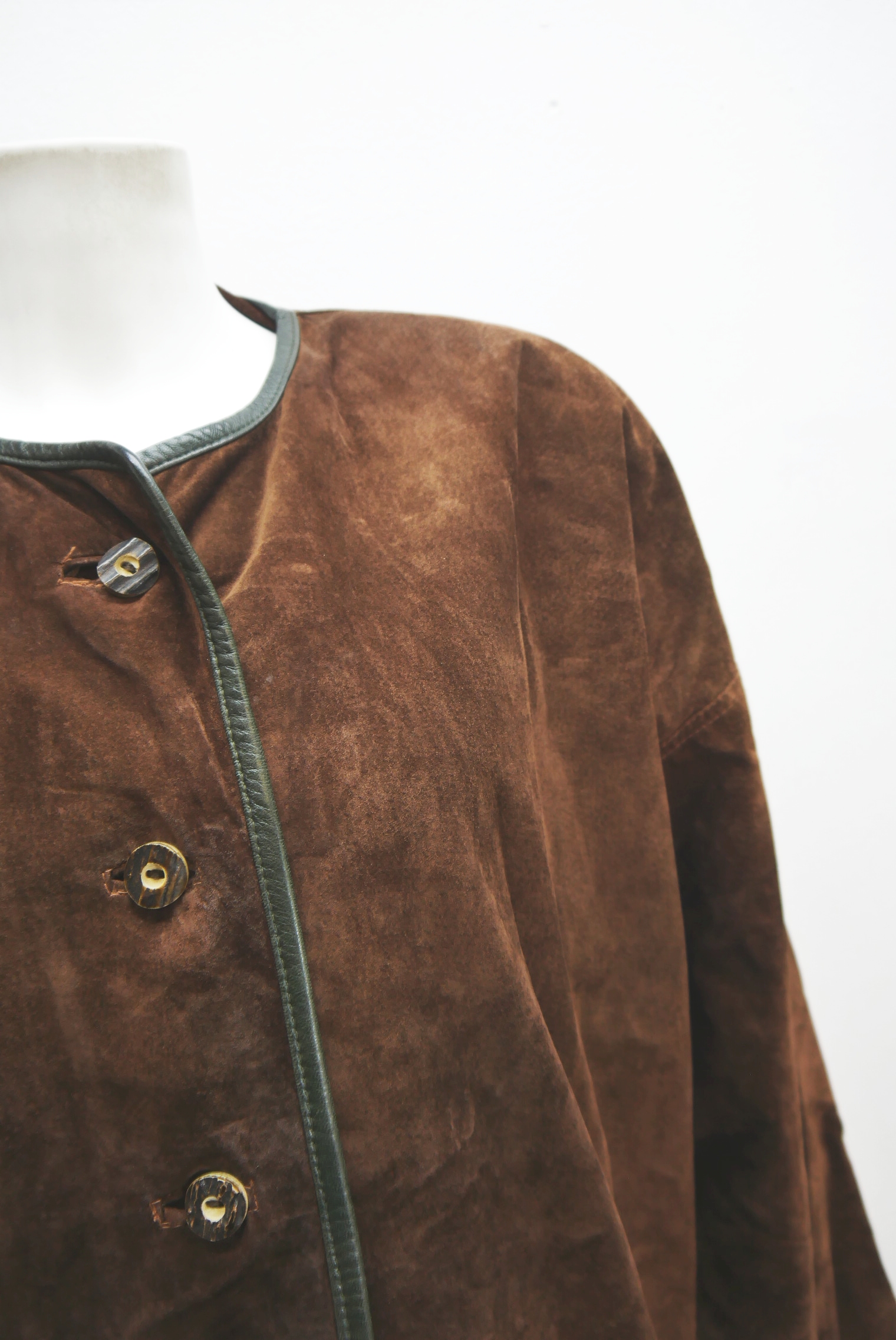 lederjacke-trachtenjacke-glattleder-ziegenvelour-leder-bayern-janker-wildleder-jacke-vintage-second-hand-gebrauchte-lederjacke-hele036-67