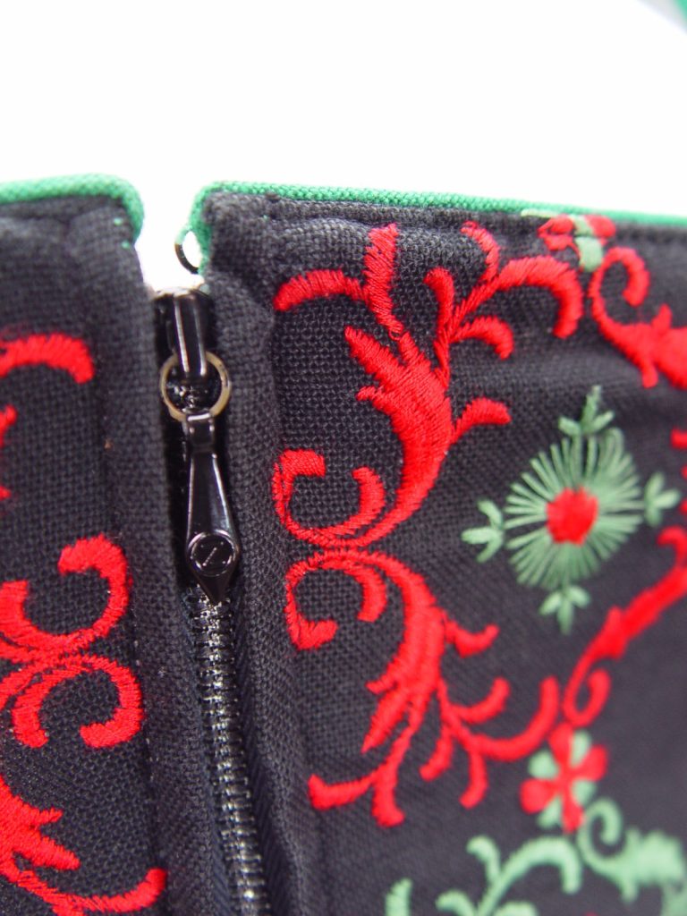 original-70er-Vintage-mit-Stickerei-sehr-kurzes-sexy-Dirndl-ohne-Schrze-Gr36-202188703033-4